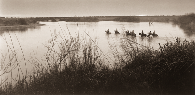 https://southlakehistory.org/wp-content/uploads/2023/05/Crossing-the-Rio-Grande_pubphoto.png